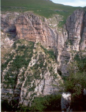 Le pareti dei “Grottoni” del Monte Priora